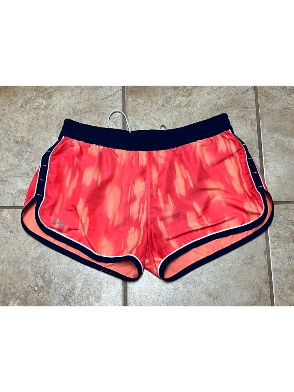 Under Armour Womens Athletic Training Shorts Sz Medium Strawberry/Orange U9q